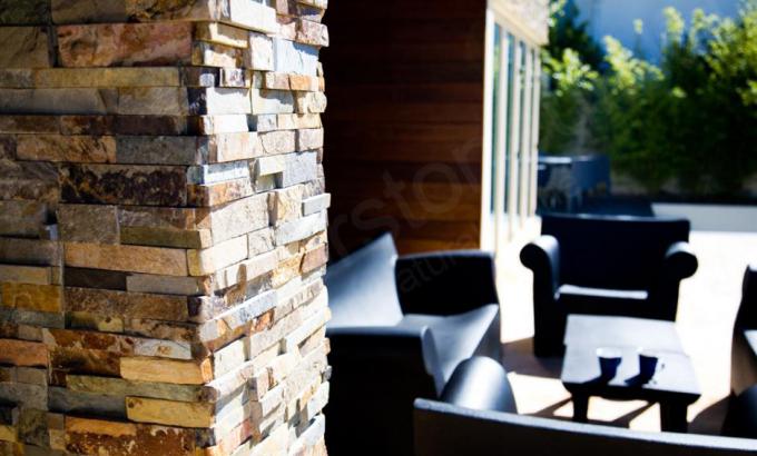 Natural Stone Veneer Used On Columns